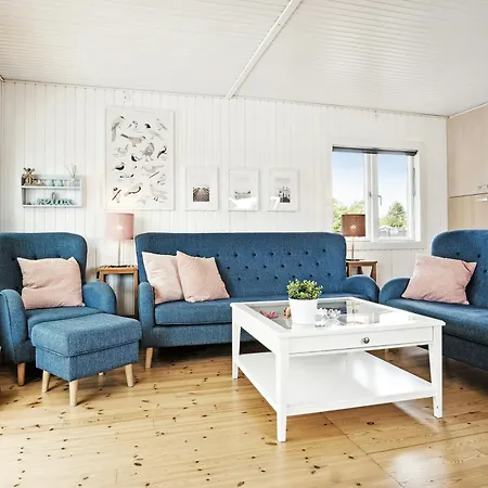 Rich Outdoor Life And Nostalgia At * Middelfart