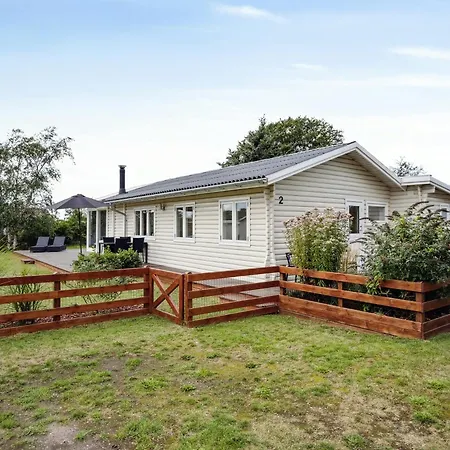 Rigt Udeliv Og Nostalgi Ved Middelfart *